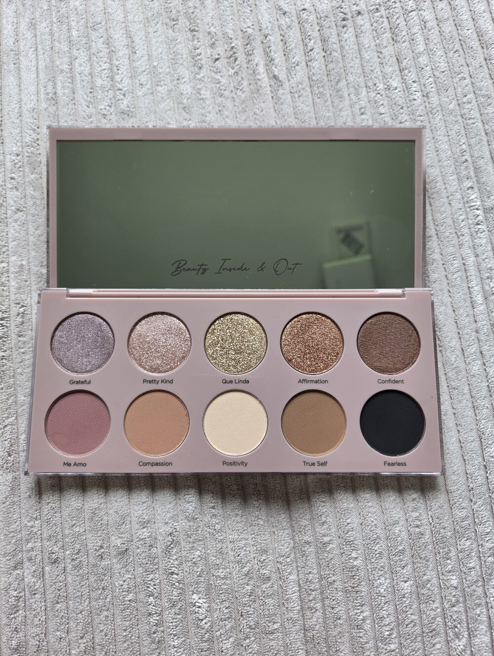 Dominique Cosmetics Essential Eyeshadow Palette